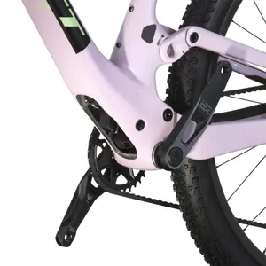 A Bicicleta SCOTT Spark RC World Cup tem RockShox Flight Attendant, Quadro em Carbono HMF e transmissão SRAM SRAM X0 AXS.