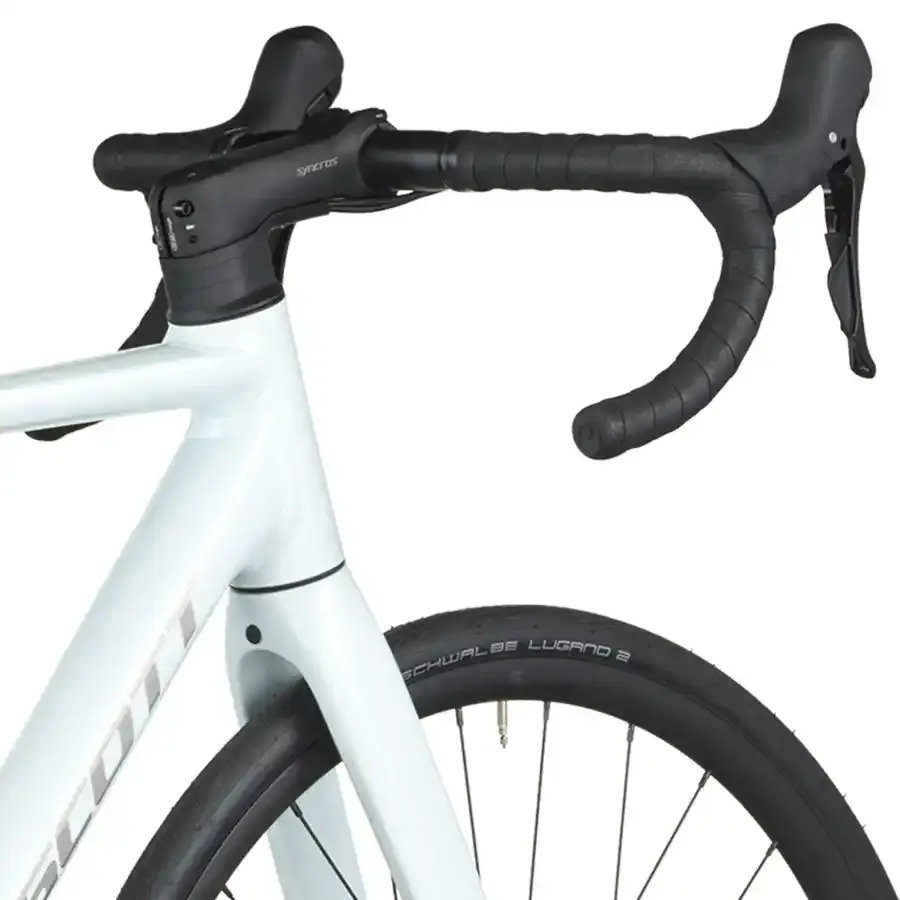 A Bicicleta SCOTT Speedster 10 tem Quadro em Alumínio, Forqueta Speedster Disc em Carbono e Shimano 105 de 24VL.