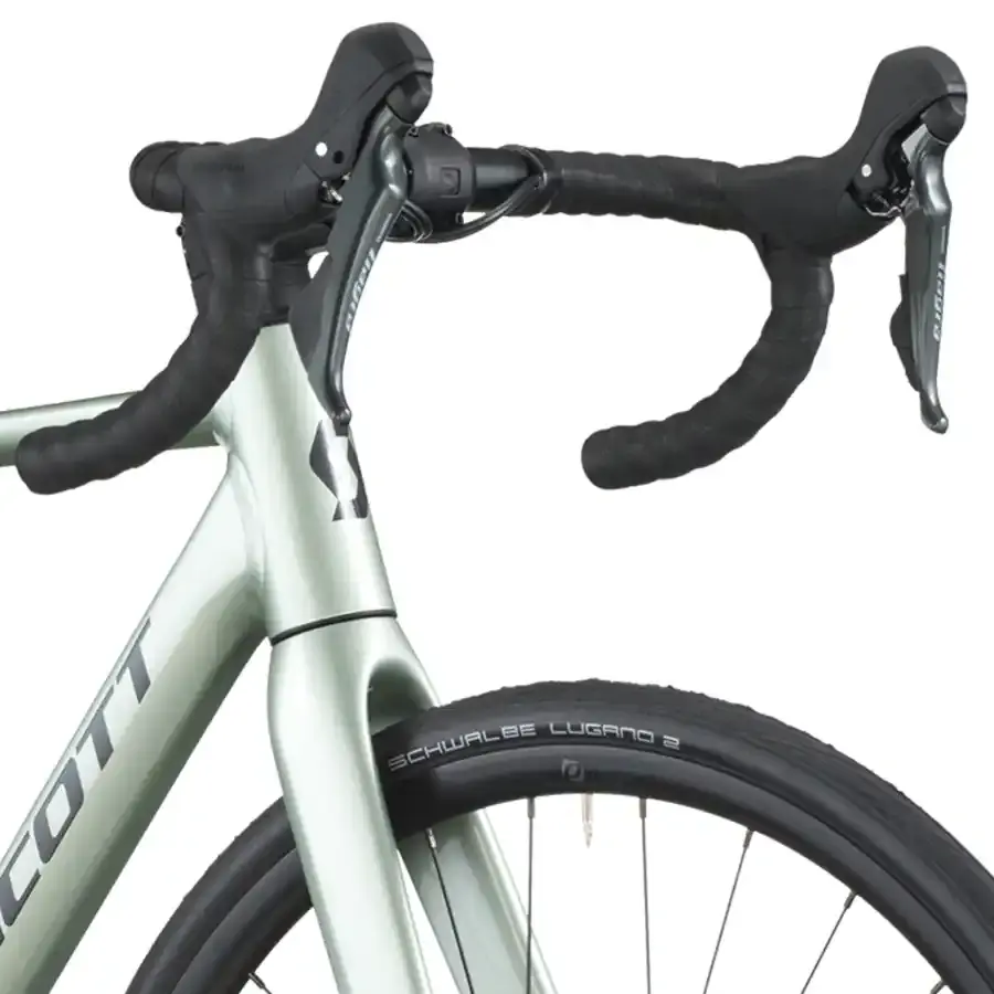 A Bicicleta SCOTT Speedster 20 tem Forqueta Speedster Disc Carbono e Shimano Tiagra Disc 20 VL.