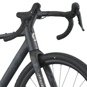 A Bicicleta SCOTT Speedster Gravel 30 tem Forqueta Speedster Gravel Carbono e Shimano CUES 6000 Disc 10 VL.