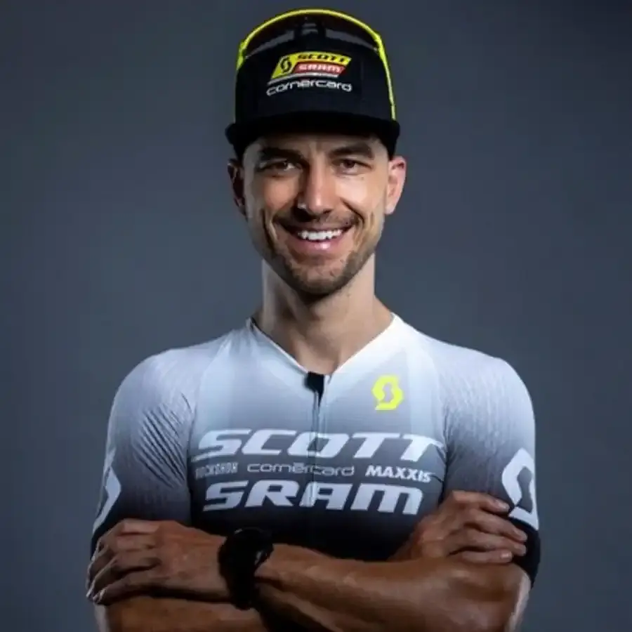 N1NO – Uma Vida de Vitórias em Páginas Livro N1NO Book capa macia Inglês