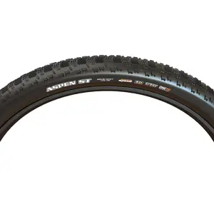 O PNEU MAXXIS ASPEN ST 29X2.4 MaxxSpeed/EXO/TR 120TPI FLANCO DOBRÁVEL tem um design de perfil baixo e leve, ideal para competir em Cross Country.