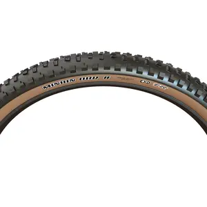 O PNEU MAXXIS MINION DHR II 29X2.40 WT 3C/TR/DH 60X2TPI FLANCO DOBRÁVEL foi desenvolvido de acordo com as necessidades das provas mais duras da Taça do Mundo de DH UCI.