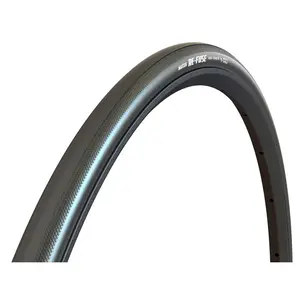 O PNEU MAXXIS RE-FUSE G3 700X28C PRETO MAXXSHIELD 60TPI FLANCO DOBRÁVEL é ideal para pedalar na estrada.