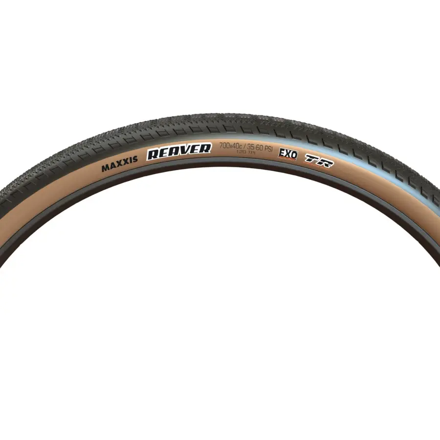 PNEU MAXXIS REAVER 700X45C HYPR-X/EXO/TR 120TPI FLANCO DOBRÁVEL é o pneu de eleição para competições de gravel.