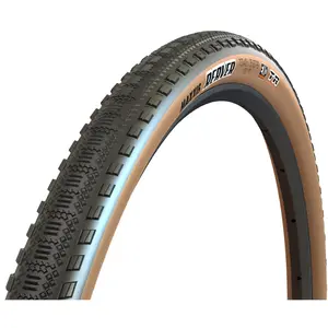 PNEU MAXXIS REAVER 700X45C HYPR-X/EXO/TR 120TPI FLANCO DOBRÁVEL é o pneu de eleição para competições de gravel.