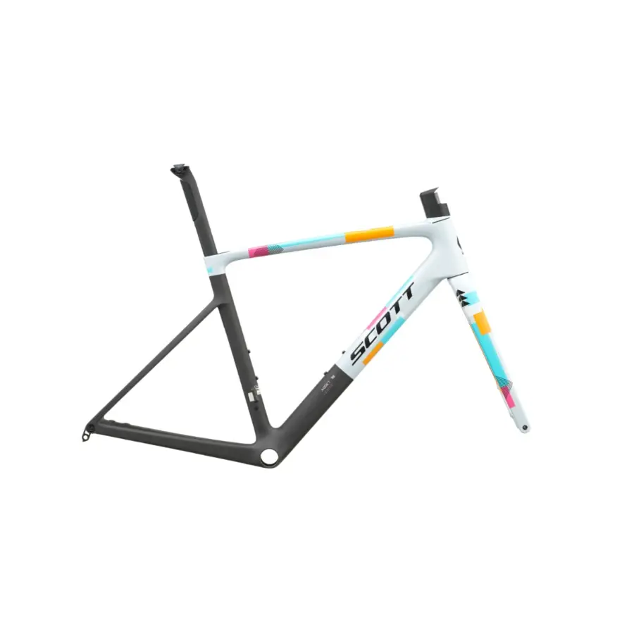 O Quadro SCOTT Addict RC Team Replica tem Quadro em Carbono HMX, Forqueta em Carbono HMX e Espigão Syncros SP-R101-CF em Carbono.