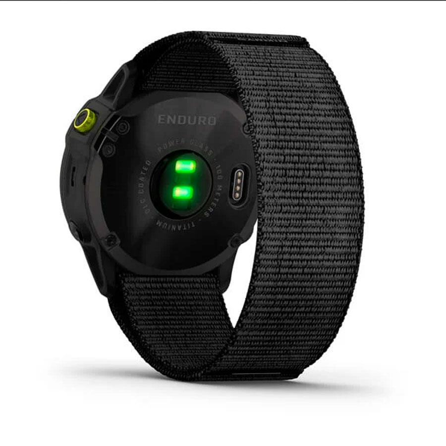 RELÓGIO GARMIN  Enduro Cinzento carbono em titânio revestido a DLC com bracelete UltraFit em nylon preta