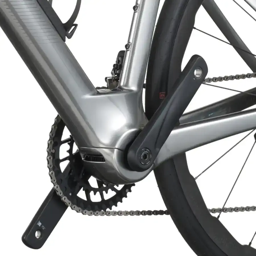 A Bicicleta Elétrica SCOTT Fastlane Premium tem bateria interna até 290 Wh, Quadro em Carbono HMX e transmissão Shimano Dura Ace Di2 Disc 24 VL.