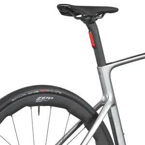 A Bicicleta Elétrica SCOTT Fastlane Premium tem bateria interna até 290 Wh, Quadro em Carbono HMX e transmissão Shimano Dura Ace Di2 Disc 24 VL.