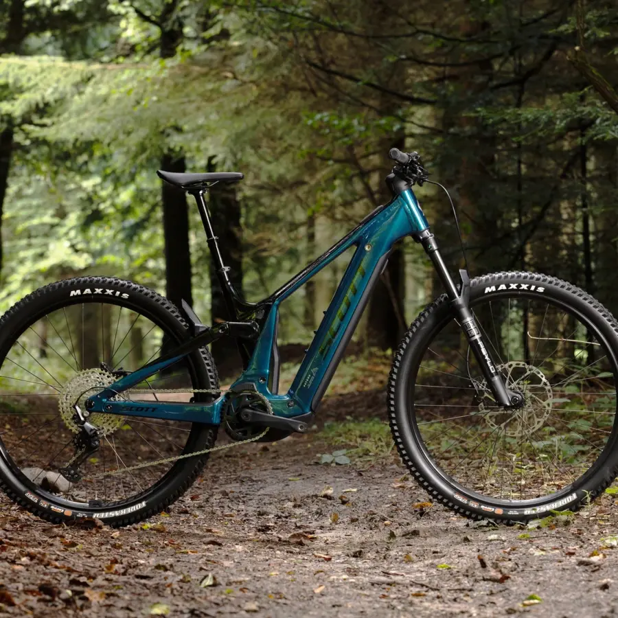 BICICLETA ELÉTRICA SCOTT PATRON 920 ALUMÍNIO A Bicicleta Elétrica SCOTT Patron 920 tem Transmissão Shimano Deore de 12VL e Motor Bosch Performance CX com bateria até 800Wh.