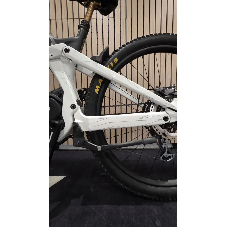 A Bicicleta SCOTT Patron eRIDE 900 Tuned INT Serviço tem Bosch CX até 750Wh e Quadro em Carbono.