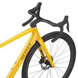 A Bicicleta SCOTT Addict RC 10 eleva o desempenho com o seu Quadro Addict RC em Carbono HMX e Transmissão Shimano Ultegra Di2 Disc 24 VL.