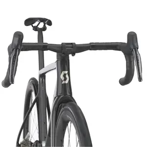A Bicicleta SCOTT Addict RC 20 eleva o desempenho com o seu Quadro Addict RC em Carbono HMX e Transmissão Shimano Ultegra Di2 Disc 24 VL.