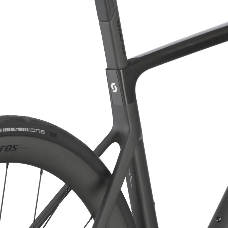 A Bicicleta SCOTT Addict RC 20 eleva o desempenho com o seu Quadro Addict RC em Carbono HMX e Transmissão Shimano Ultegra Di2 Disc 24 VL.