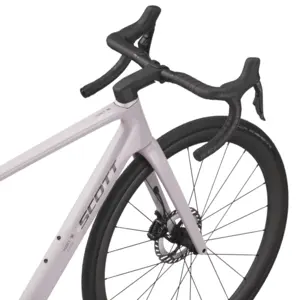 A Bicicleta SCOTT Addict RC 20 eleva o desempenho com o seu Quadro Addict RC em Carbono HMX e Transmissão Shimano Ultegra Di2 Disc 24 VL.