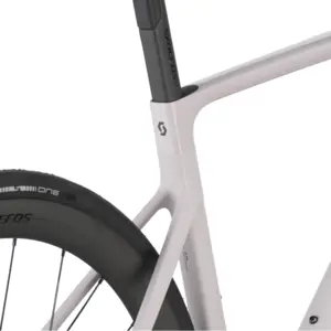 A Bicicleta SCOTT Addict RC 20 eleva o desempenho com o seu Quadro Addict RC em Carbono HMX e Transmissão Shimano Ultegra Di2 Disc 24 VL.