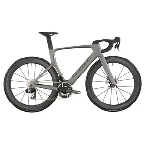A Bicicleta SCOTT Foil RC Ultimate tem Quadro em Carbono HMX SL e transmissão SRAM RED AXS Disc 24 VL.