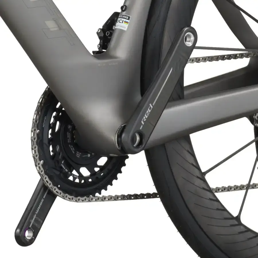 A Bicicleta SCOTT Foil RC Ultimate tem Quadro em Carbono HMX SL e transmissão SRAM RED AXS Disc 24 VL.