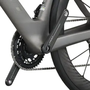 A Bicicleta SCOTT Foil RC Ultimate tem Quadro em Carbono HMX SL e transmissão SRAM RED AXS Disc 24 VL.