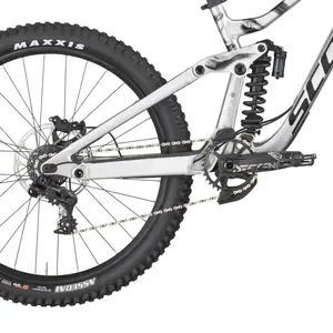 A Bicicleta SCOTT Gambler 20 tem Quadro Gambler Alloy, RS Boxxer Base, RS Vivid Coil Base e SRAM GX DH 7 VL.