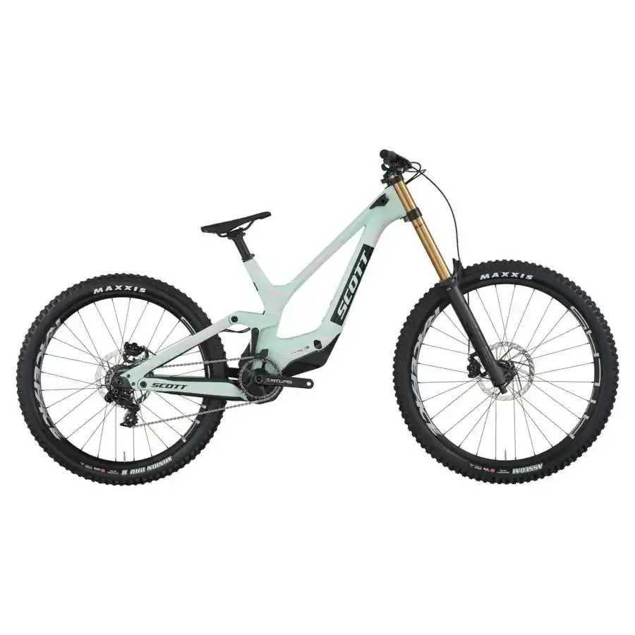 A Bicicleta SCOTT Gambler RC tem Quadro Gambler Carbono HMX, FOX 40 Factory Float, FOX DH X2 Factory e SRAM X01 DH/RF Atlas 7 VL.