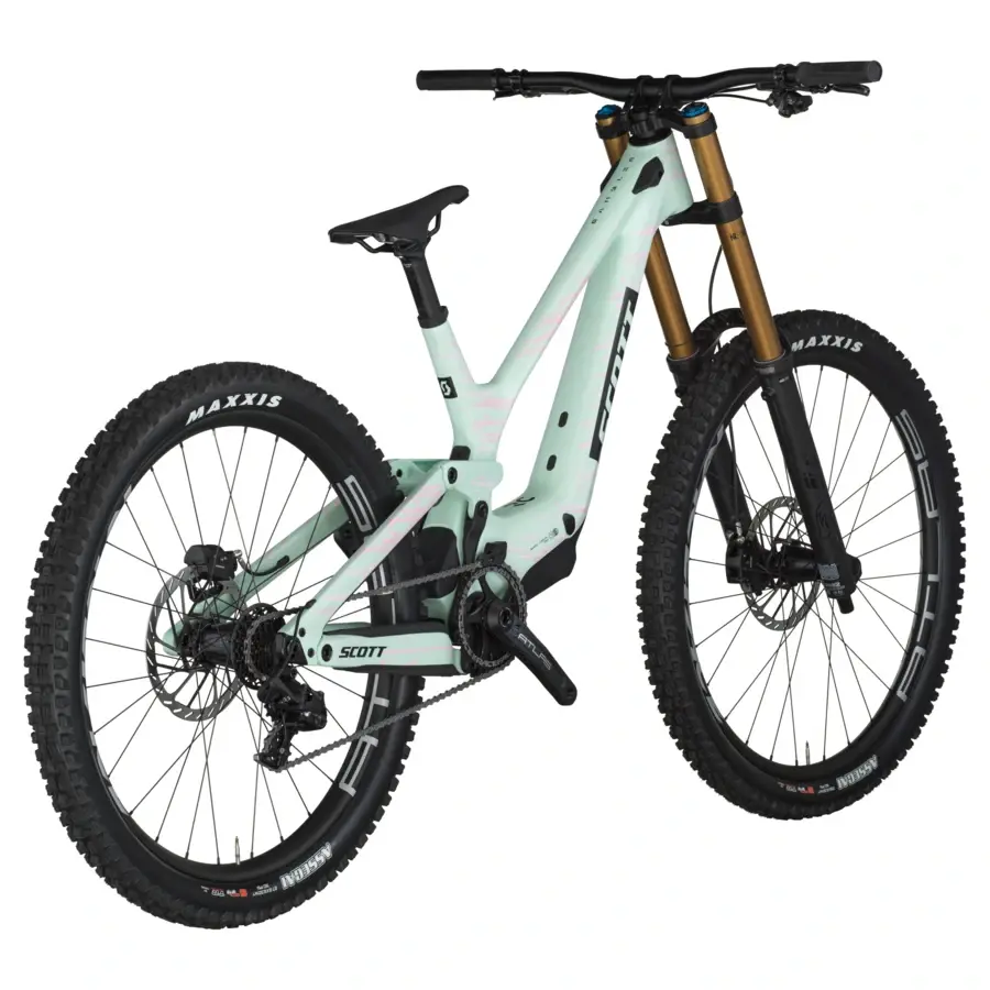 A Bicicleta SCOTT Gambler RC tem Quadro Gambler Carbono HMX, FOX 40 Factory Float, FOX DH X2 Factory e SRAM X01 DH/RF Atlas 7 VL.