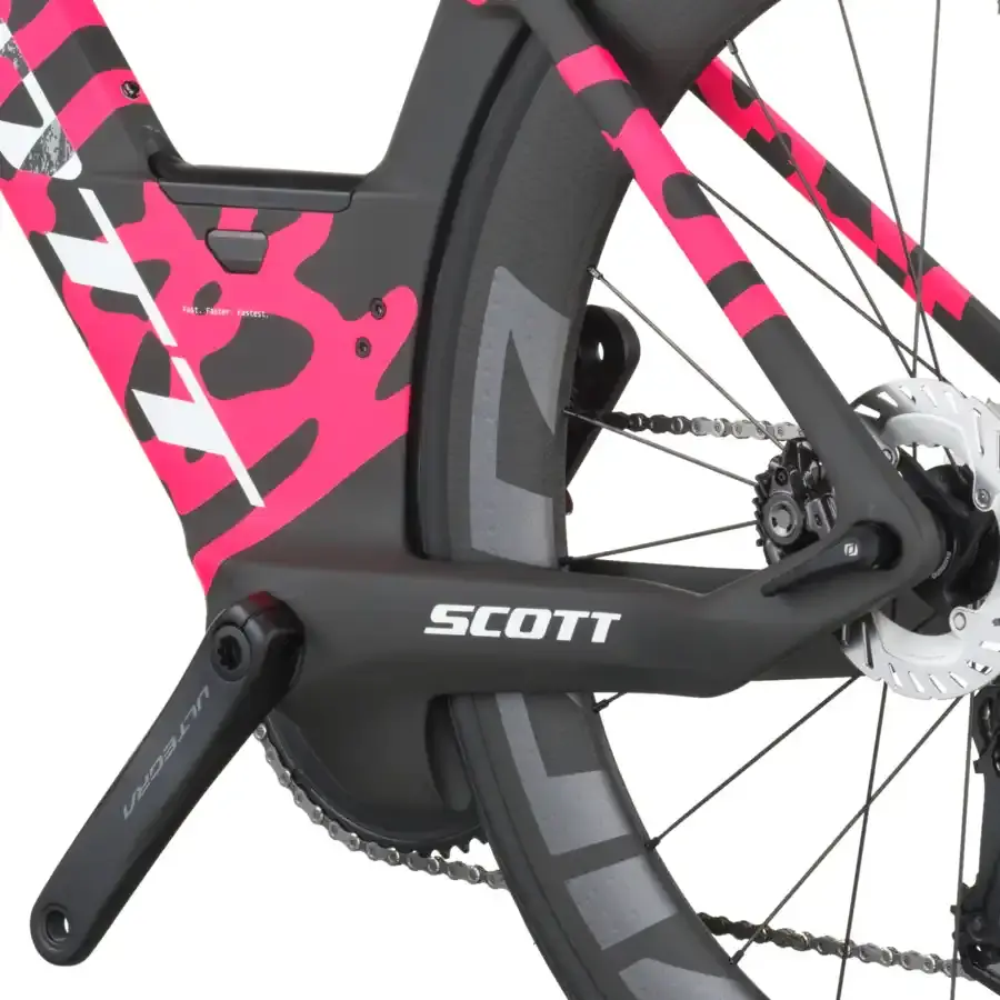 A Bicicleta SCOTT Plasma RC Pro tem Quadro em Carbono HMX e transmissão Shimano Ultegra Di2 Disc 24 VL.