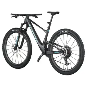 A Bicicleta SCOTT Spark RC SL tem RockShox Flight Attendant, Quadro em Carbono HMX SL e transmissão SRAM XX SL AXS com potenciômetro.