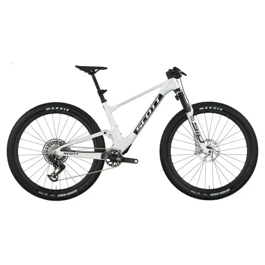 A Bicicleta SCOTT Spark RC World Cup Evo tem RockShox Flight Attendant, Quadro em Carbono HMX e transmissão SRAM XX SL AXS com potenciômetro.